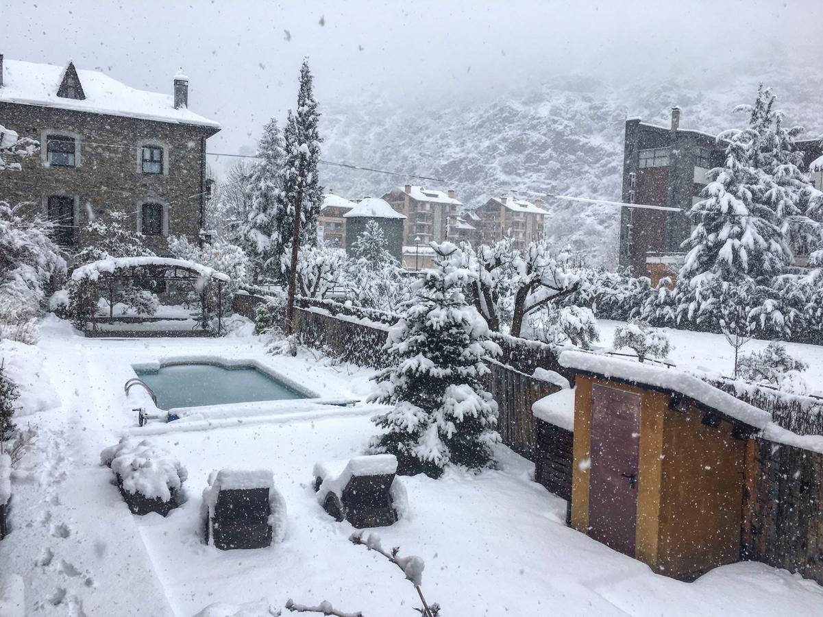 Gasthaus Cal Quimet Rialp Exterior foto